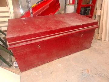 baule cassone in ferro