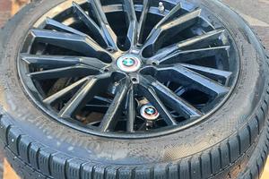 BMW M-Sportfelgen mit Winterreifen