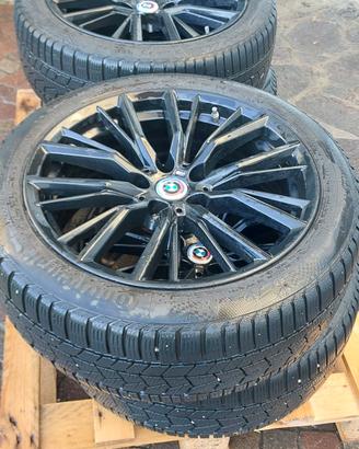 BMW M-Sportfelgen mit Winterreifen