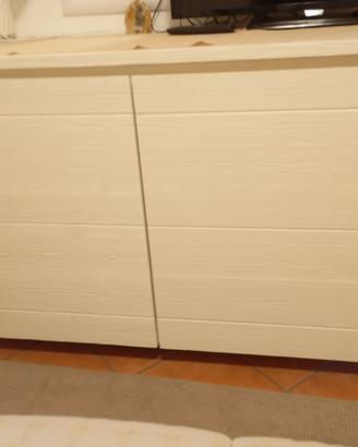 Camera letto , mobile soggiorno e frigo