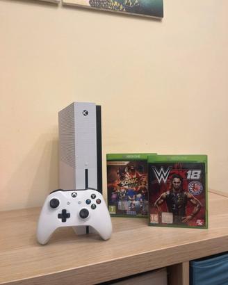 Xbox One S bianca 500 Gb + Controller + 2 giochi