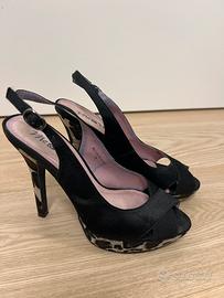 Sandalo in raso nero e maculato