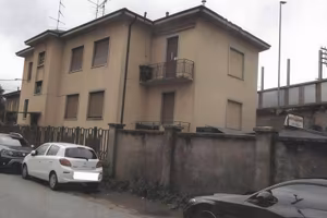 Immobile in asta di 172 m² con 3 locali a Gallarat