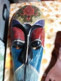 Oggetti etnici in legno