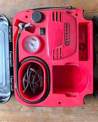 Mini compressore portatile Titan con valigetta