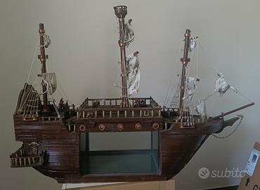 Galeone con acquario 
