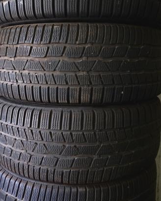 225/40 R18 invernali Continental 