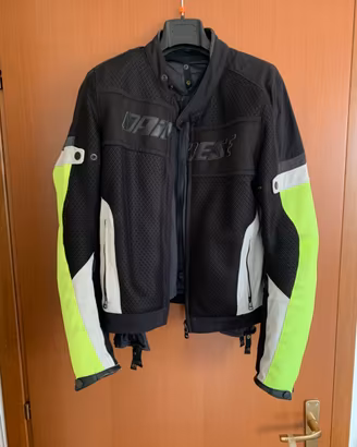 Giubbotti estivi-invernali e guanti da moto