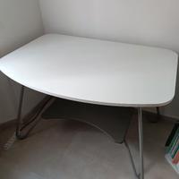 Comodino,scrivania,libreria,cassettier