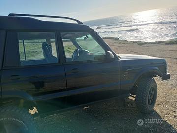 Pemuto con quad ATV Land Rover Discovery TG5