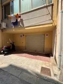 Garage 38mq - punto acqua, pertinenza, motorizzato