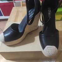 Scarpe con zeppa 