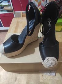 Scarpe con zeppa 