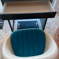 Scrivania con Sedia e cuscino ed accessori per pc