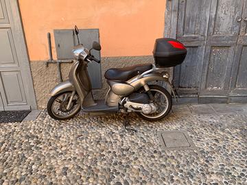 Scarabeo 100 cc.