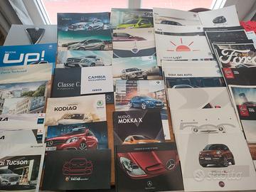Stock brochure concessionaria auto