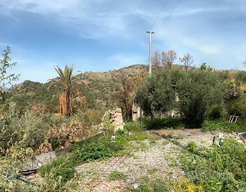 TERRENO CON RUDERI ZONA FONDACO MOTTA (MOTTA CAMAS
