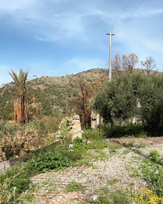 TERRENO CON RUDERI ZONA FONDACO MOTTA (MOTTA CAMAS