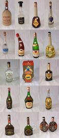 Bottiglie liquori vari. 
