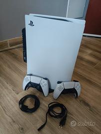 PS5 standard, 2 Controller, accessorio in OMAGGIO
