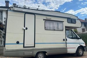 Camper mansardato