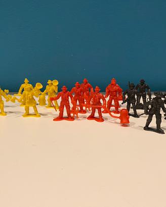 Lotto soldatini pompieri anni 80/90