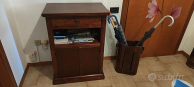mobilio per ingresso in legno
