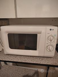 Forno a microonde LG bianco