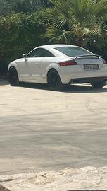Auti tt
