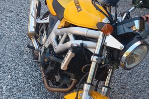 moto Suzuki SV 