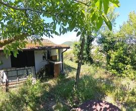 Rustico con terreno in Toscana