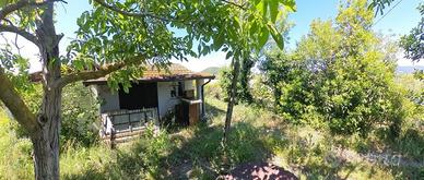 Rustico con terreno in Toscana