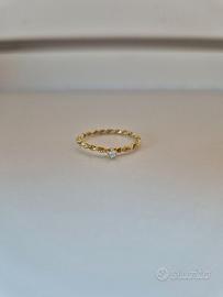 Annello in oro con diamante
