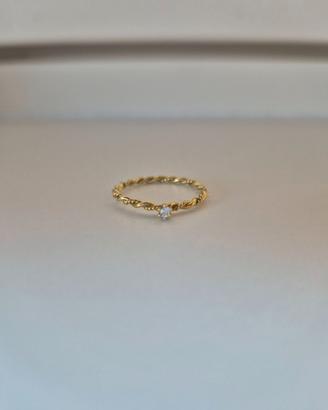 Annello in oro con diamante