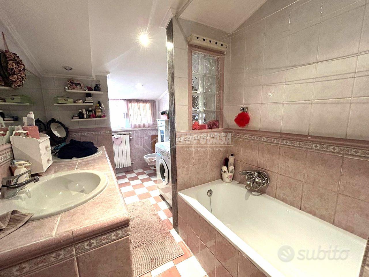 Apartment in Roma, Casal Morena - Altro