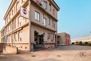 Palazzo / Stabile di 1980 m² a Brugherio