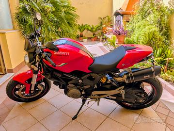 Ducati Monster 696