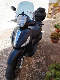 Beverly 300