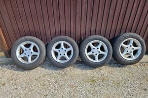 Cerchi in lega con pneumatici 195/65 R15
