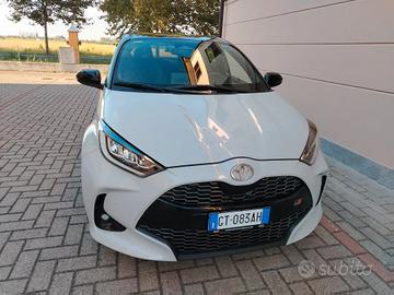 Yaris 1500 131cv allestimento sportivo full option
