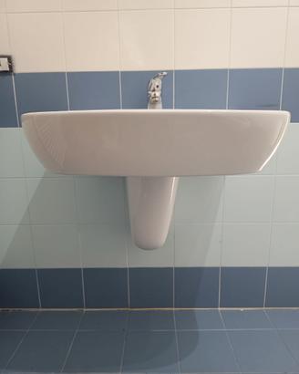 Lavandino in ceramica _già smontato – 35 euro