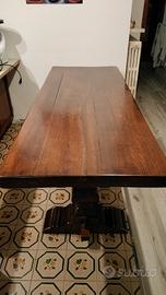 Elegante tavolo in noce massello+6 sedie abbinate 