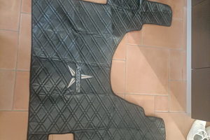 Tappeto nero Mercedes actros