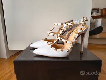 Décolleté bianche con borchie dorate ICONE