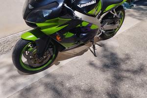 Kawasaki Ninja ZX9R 