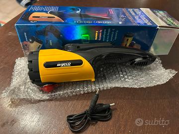 Torcia multifunzione con Dinamo come nuova