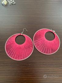 Orecchini rotondi filo intrecciato e perline rosa