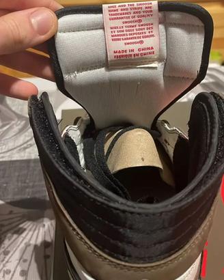 Jordan 1 x travis scott