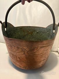 Antico paiolo in rame