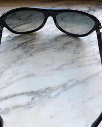 occhiali da sole marca Gucci